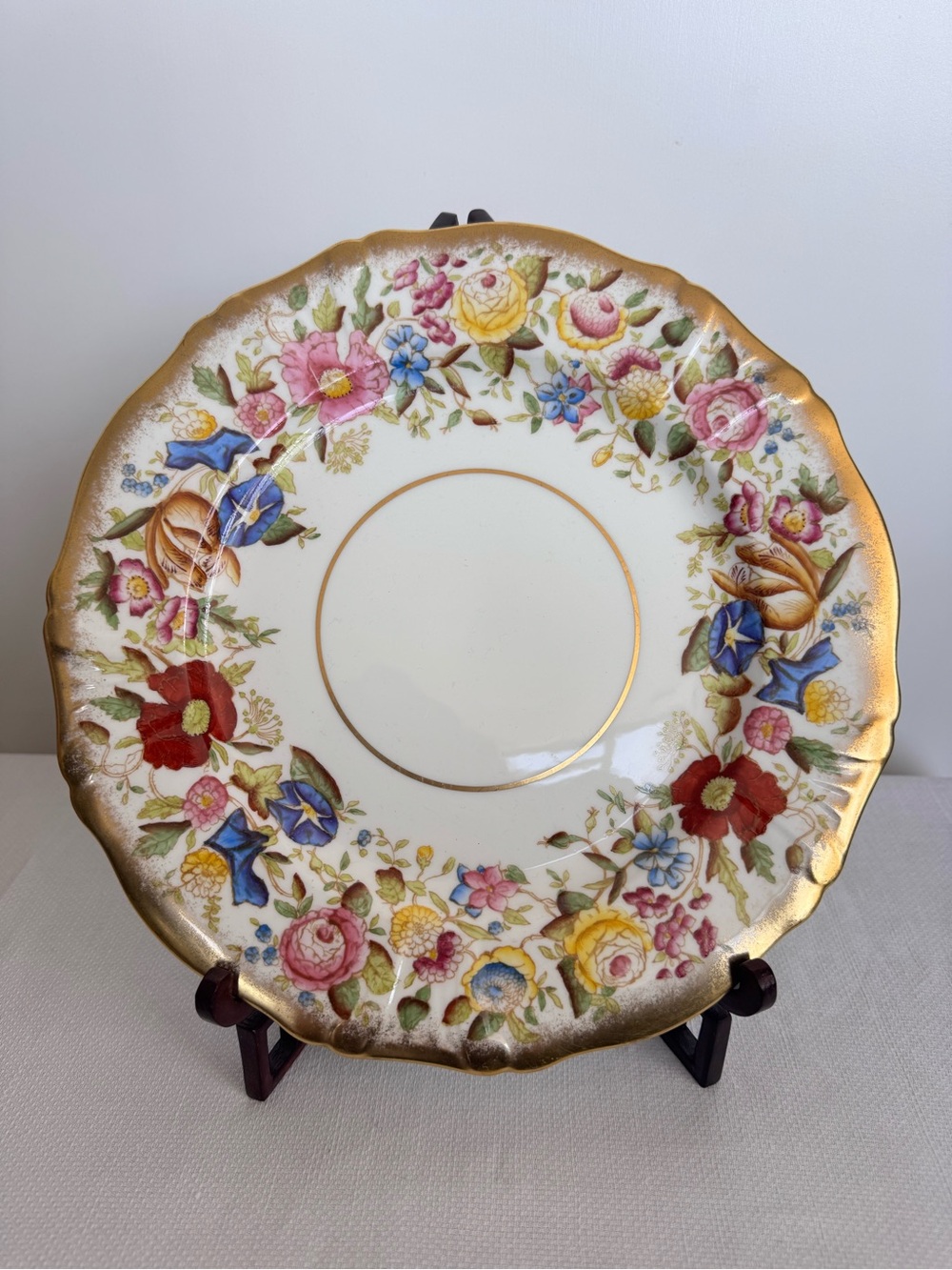 Queen Anne by Hammersley Bone china dinner plate w floral chintz pattern